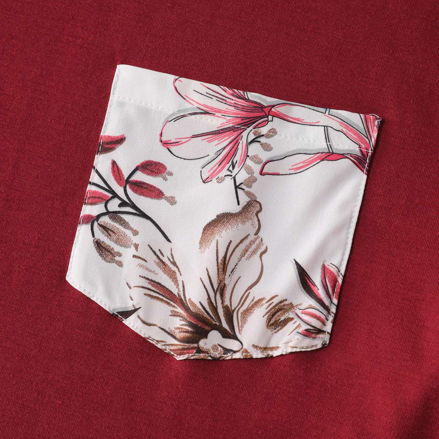 Family Matching Solid V Neck Button Up Spaghetti Strap Splicing Floral Print Dresses and Short-sleeve T-shirts Sets WineRed